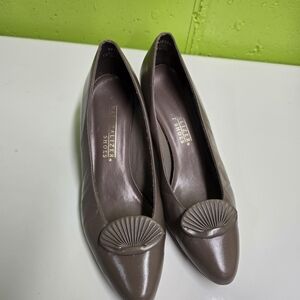 Naturalizer Women's Taupe Leather Pumps